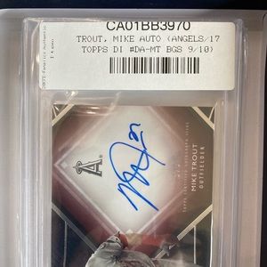 Mike Trout Auto Topps 2017 Diamond Icons Card